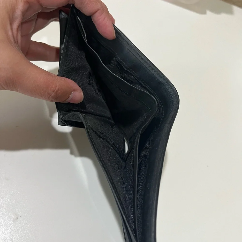 MCM BLACK VISETOS MEN’S WALLET